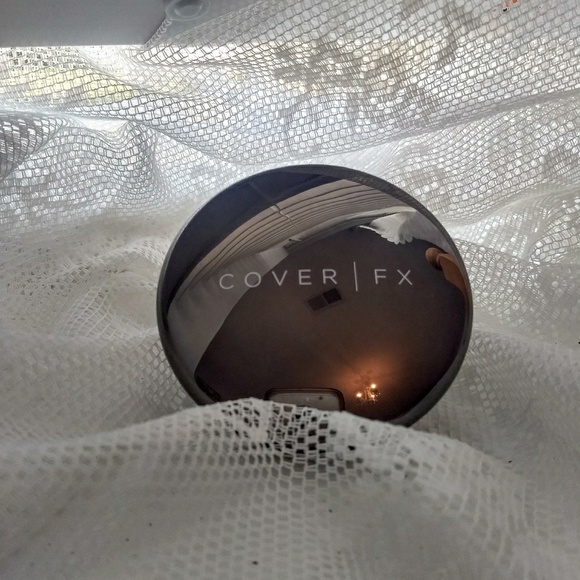Cover FX Perfect Light Highlighting Powder - Picture 3 of 4